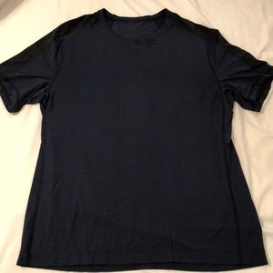 Gently used lululemon short sleeve shirt